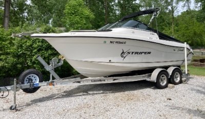 2005 Seaswirl Striper 2101DC 22 ft