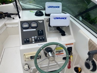 2005 Seaswirl Striper 2101DC 22 ft | Lake Erie