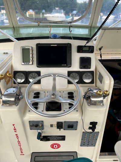 1998 Pursuit 3000 Offshore 30 ft | Fairport Harbor, Ohio